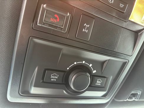 Used 2021 Toyota Tacoma TRD Off-Road w/ Technology Package AWD/4WD image 22