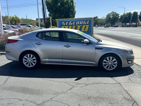 Used 2015 Kia Optima LX FWD image 2