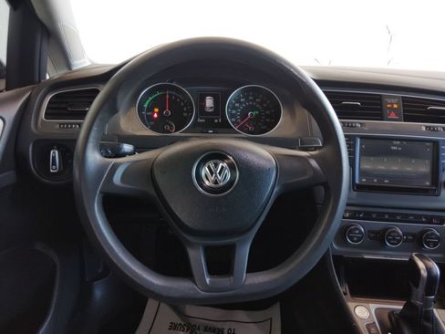 Used 2016 Volkswagen e-Golf SE w/ DC Fast Charging Package FWD image 19