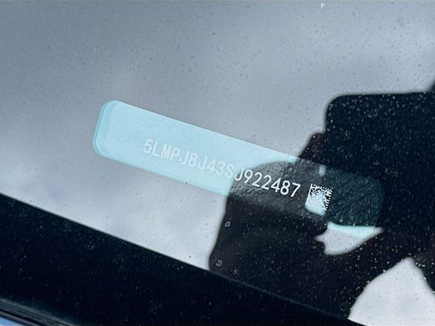 Used 2025 Lincoln Nautilus Premier image 36