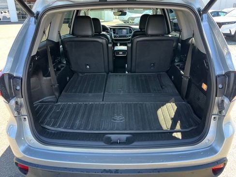 Used 2018 Toyota Highlander XLE AWD/4WD image 13