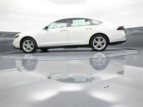 Used 2023 Honda Accord LX image 32