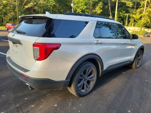 Used 2023 Ford Explorer XLT w/ Equipment Group 202A RWD image 5