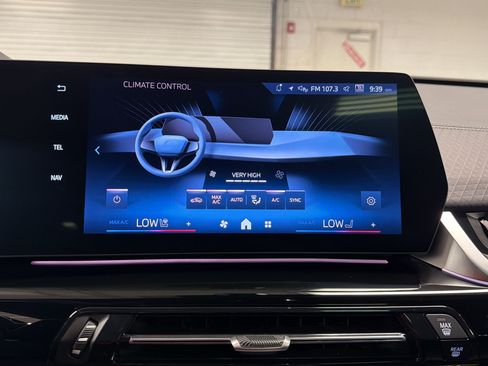 Used 2025 BMW X2 xDrive28i AWD/4WD image 21