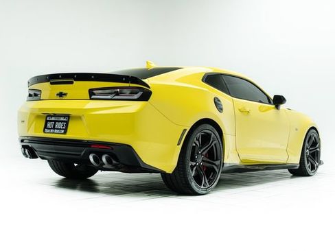 Used 2018 Chevrolet Camaro SS RWD image 12