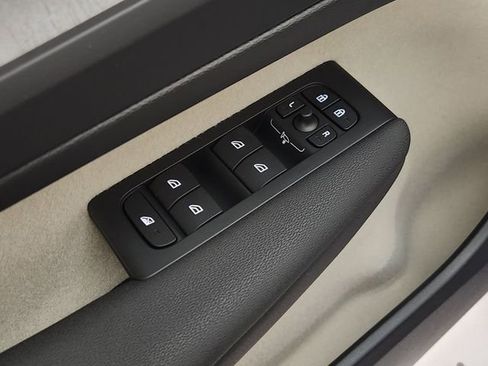 New 2026 Volvo XC40 B5 Plus w/ Protection Package Premier image 22