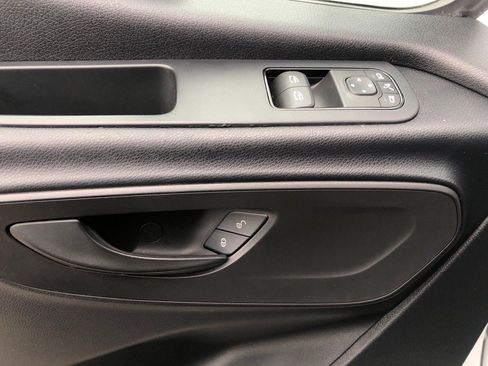 Used 2019 Freightliner Sprinter 2500 w/ Driver Convenience Package image 12