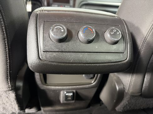 Used 2015 Chevrolet Traverse LT w/ Style and Technology Package image 17