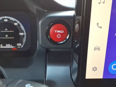 Used 2024 Toyota Tacoma TRD Sport image 17