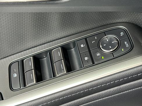 Used 2024 Lexus GX 550 w/ Cold Area Package AWD/4WD image 12