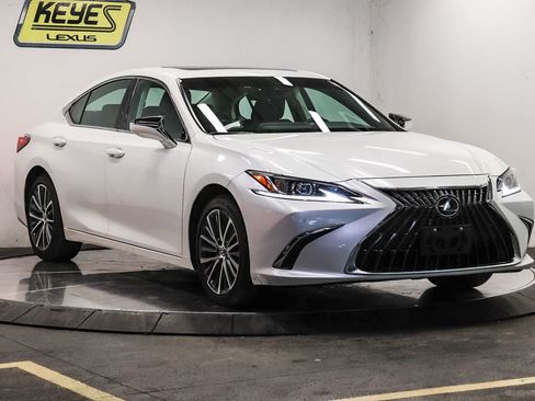 Used 2025 Lexus ES 350 w/ Premium Package FWD image 5