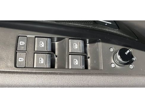 Used 2023 Audi e-tron GT Premium Plus image 34