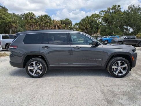 New 2026 Jeep Grand Cherokee L Limited w/ Luxury Tech Group II AWD/4WD image 2