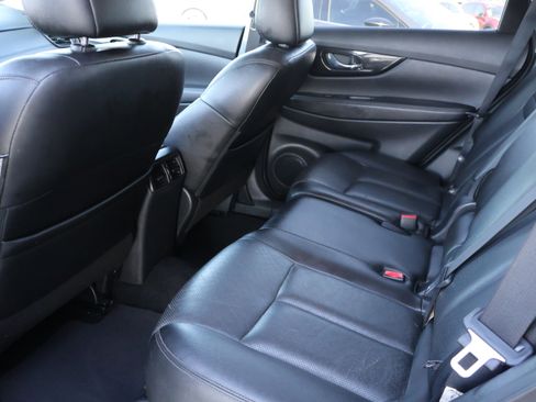 Used 2018 Nissan Rogue SL FWD image 19