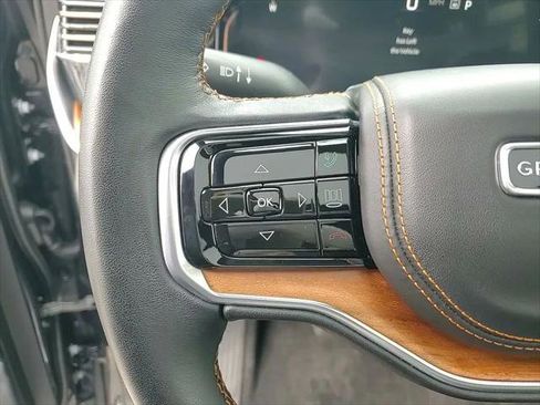 Certified 2024 Jeep Grand Wagoneer L Series III AWD/4WD image 31