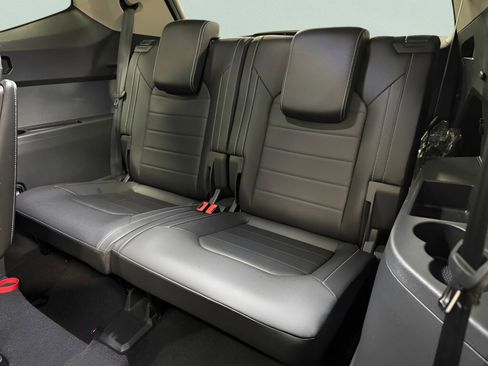 Certified 2025 Volkswagen Atlas SEL image 19