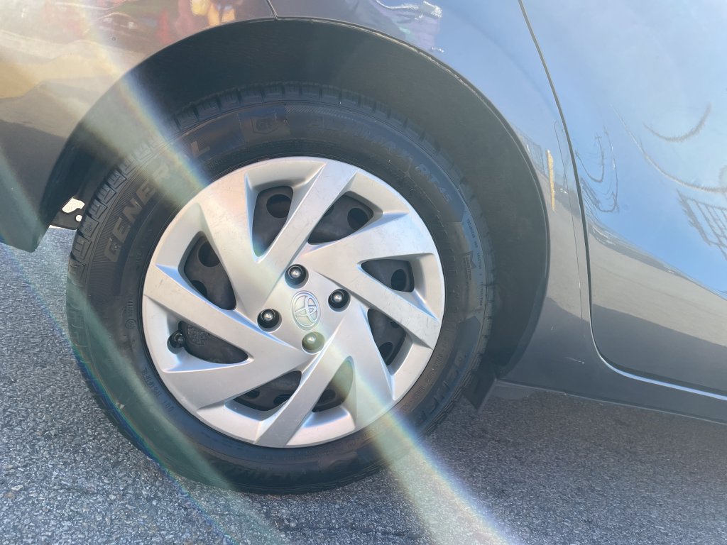 Used 2015 Toyota Prius C One FWD image 12
