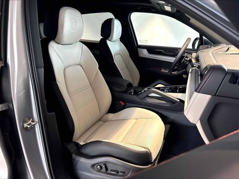 New 2026 Porsche Cayenne AWD/4WD image 19