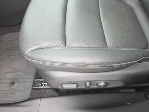 Used 2023 Buick Encore GX Essence w/ Experience Buick Package FWD image 16
