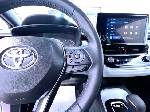 Used 2025 Toyota Corolla SE w/ Convenience Package FWD image 21