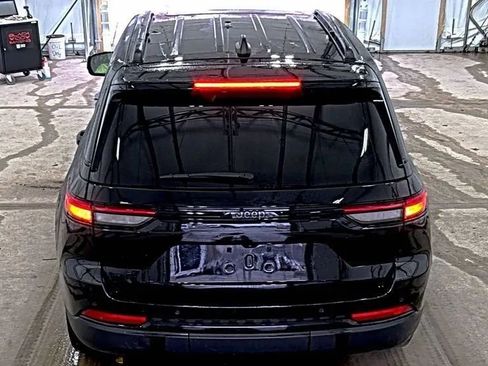 Used 2023 Jeep Grand Cherokee Altitude image 5