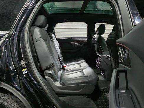 Used 2021 Audi Q7 3.0T Prestige image 16
