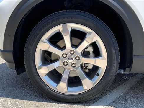 Used 2020 Ford Explorer Platinum w/ Premium Technology Package AWD/4WD image 8