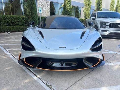Used 2021 McLaren 765LT RWD image 3
