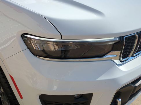 Used 2021 Jeep Grand Cherokee L Overland w/ Luxury Tech Group IV image 10