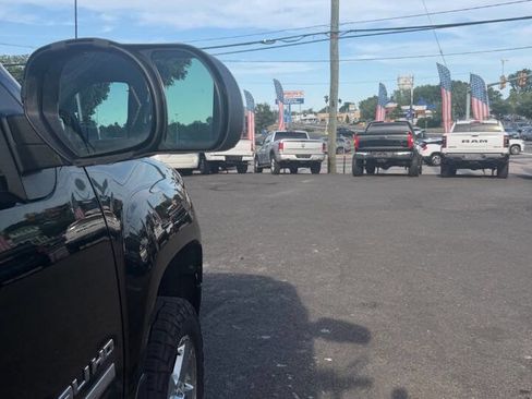 Used 2012 GMC Sierra 2500 Denali w/ Suspension Package, Off-Road AWD/4WD image 20