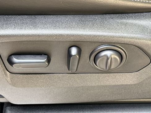 Used 2019 Chevrolet Silverado 1500 High Country w/ Technology Package AWD/4WD image 39