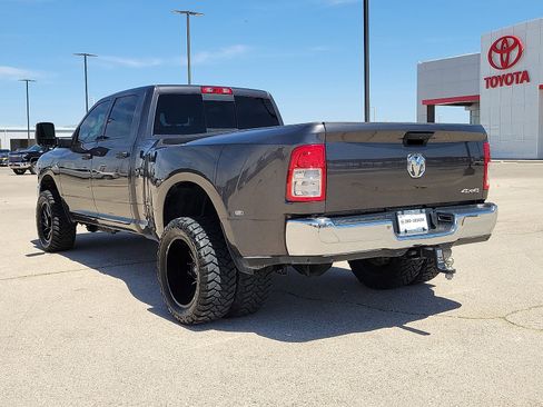 Used 2024 RAM 3500 Tradesman w/ Chrome Appearance Group AWD/4WD image 3