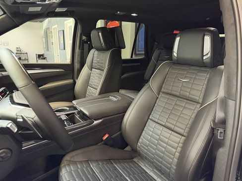 Used 2026 Cadillac Escalade V w/ LPO, ONYX Package AWD/4WD image 12