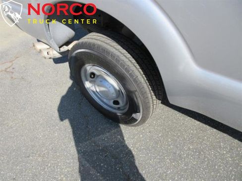 Used 2012 Ford F250 XL w/ Skid Plate Pkg image 5