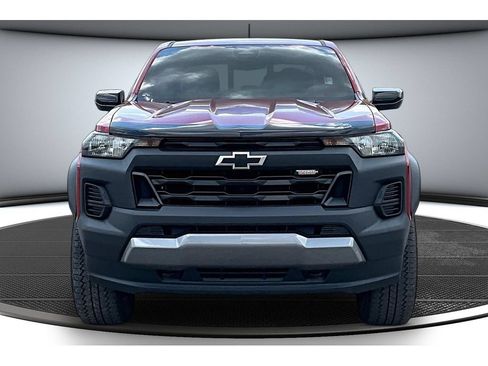 Used 2024 Chevrolet Colorado Trail Boss w/ Advanced Trailering Package AWD/4WD image 4