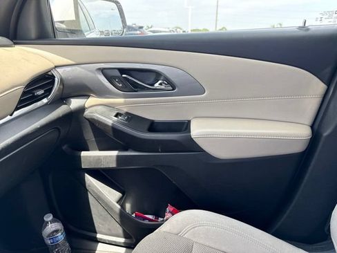 Used 2023 Chevrolet Traverse LS w/ Safety Package FWD image 13