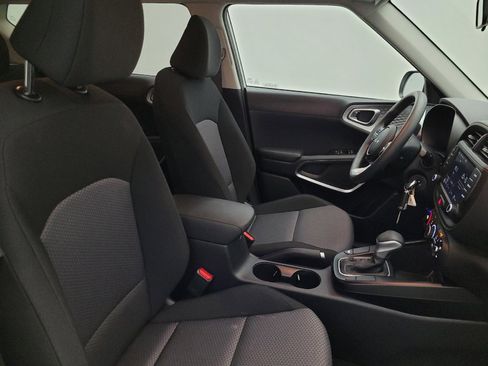 Used 2025 Kia Soul LX w/ LX Technology Package image 21