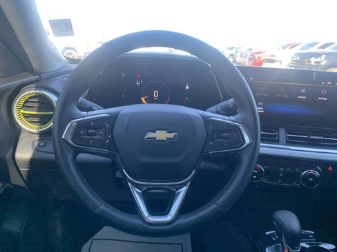 Used 2024 Chevrolet Trax LT w/ Driver Confidence Package image 17