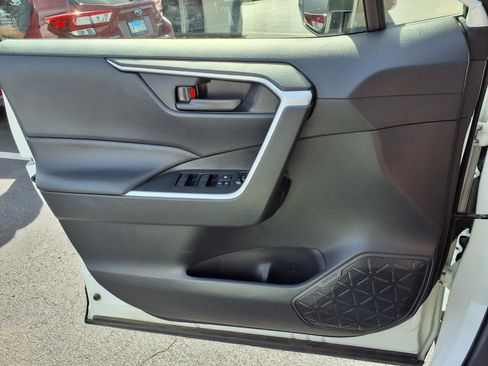 Certified 2025 Toyota RAV4 LE AWD/4WD image 18