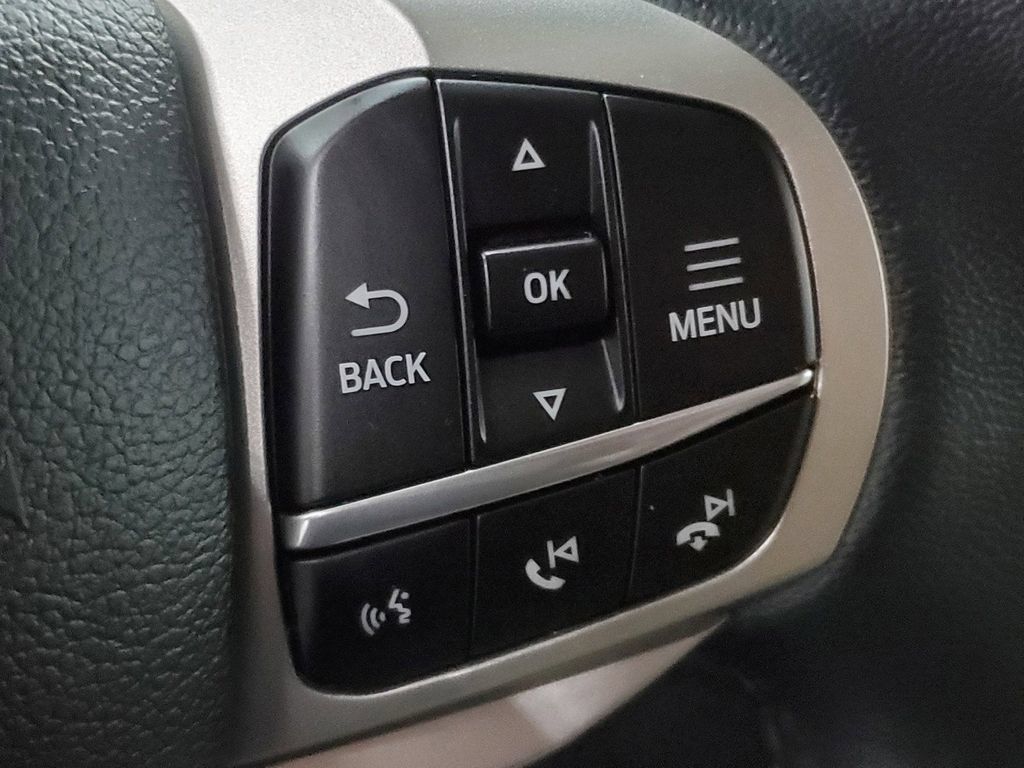 Used 2023 Ford Explorer XLT AWD/4WD image 31