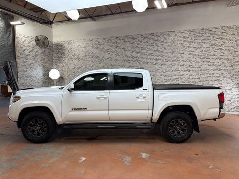 Used 2021 Toyota Tacoma SR5 RWD image 4