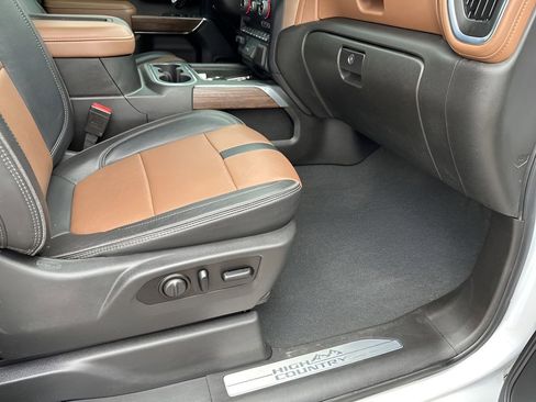 Used 2021 Chevrolet Silverado 2500 High Country w/ Z71 Off-Road Package image 16