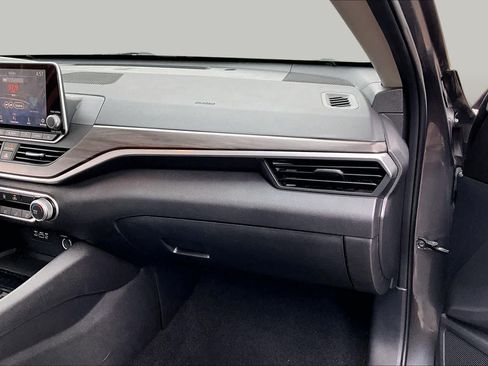Certified 2024 Nissan Altima 2.5 SV FWD image 18