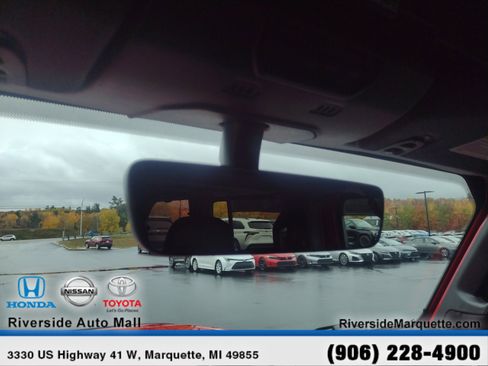 Used 2022 Jeep Wrangler Unlimited Sahara image 19