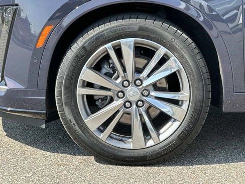 Certified 2024 Cadillac XT6 Premium Luxury w/ Technology Package FWD image 6