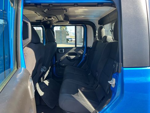 Certified 2023 Jeep Gladiator Sport w/ Trailer Tow Package image 17