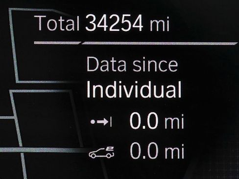 Certified 2023 BMW 530e w/ Convenience Package image 32