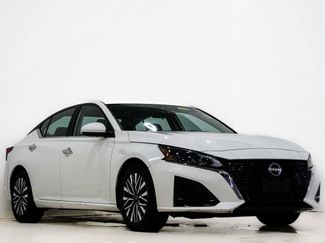 Used 2023 Nissan Altima 2.5 SV video 1