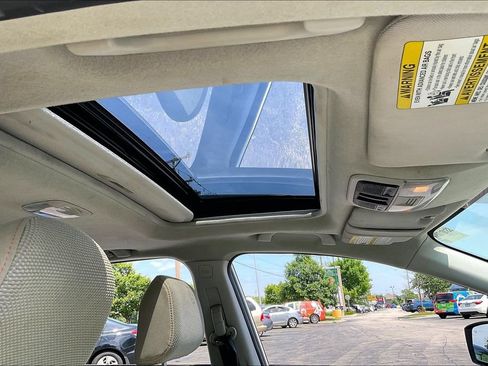 Used 2017 Subaru Crosstrek 2.0i Premium w/ Moonroof Package AWD/4WD image 25