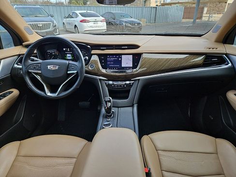 Used 2020 Cadillac XT6 Premium Luxury w/ Platinum Package image 8